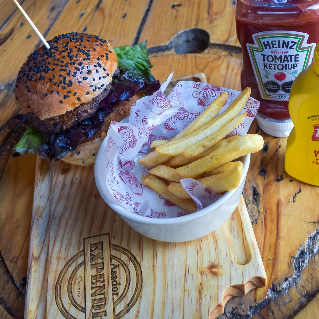 Hamburguesa portobello y provoleta